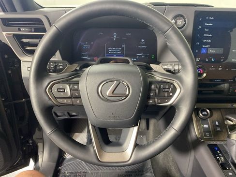 Used 2024 Lexus GX 550 image 15