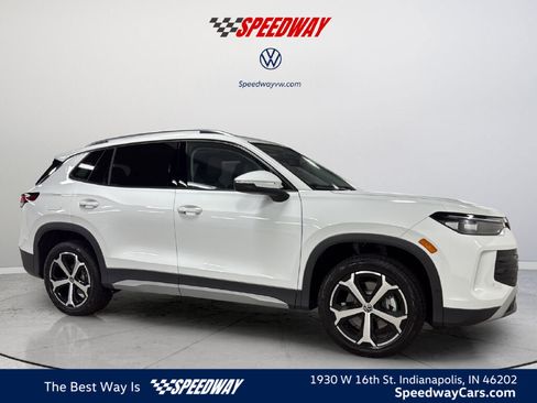 New 2026 Volkswagen Tiguan SE AWD/4WD image 1