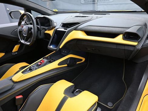 Used 2026 Lamborghini Temerario AWD/4WD image 27