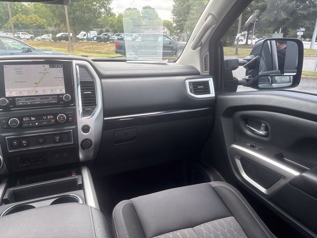 Used 2021 Nissan Titan SV w/ SV Convenience Package AWD/4WD image 11