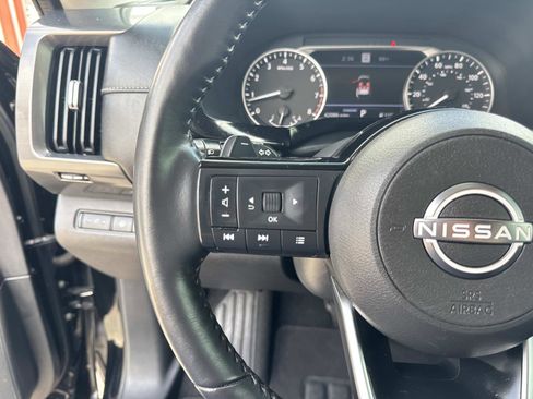 Used 2022 Nissan Pathfinder SL w/ SL Premium Package image 23