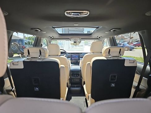Certified 2025 Jeep Grand Cherokee L Limited w/ Luxury Tech Group II AWD/4WD image 28