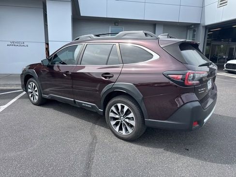 Used 2023 Subaru Outback Limited AWD/4WD image 2