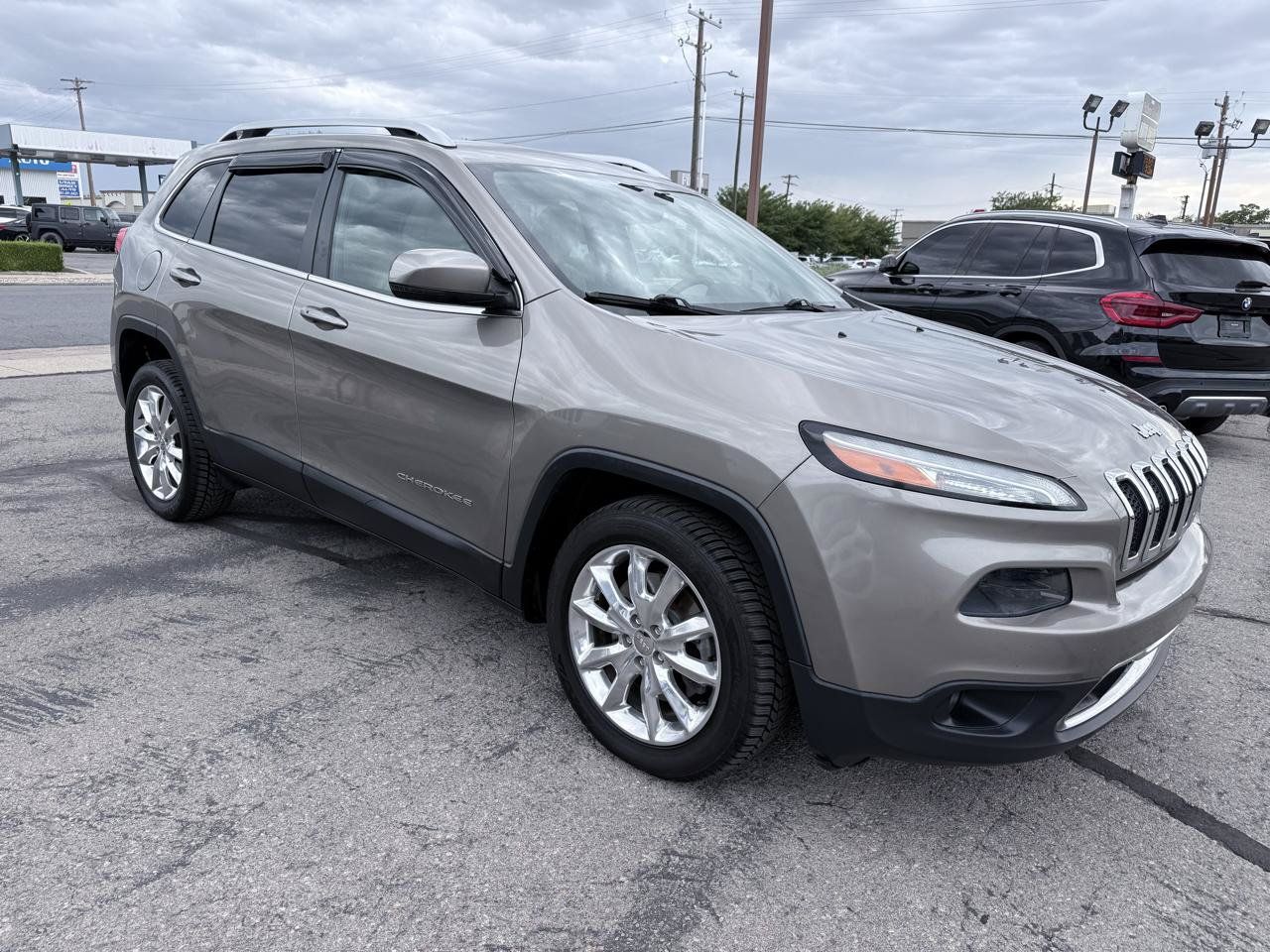 Used 2016 Jeep Cherokee Limited FWD image 7