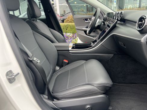 Used 2025 Mercedes-Benz C 300 4MATIC Sedan image 35