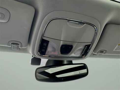 Used 2022 Jeep Cherokee Limited image 23