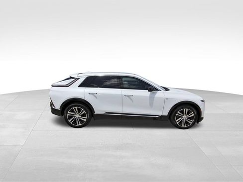 New 2027 Cadillac Lyriq Luxury AWD/4WD image 5