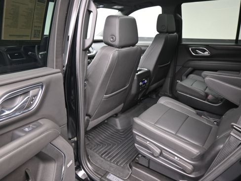 Used 2024 Chevrolet Tahoe Z71 w/ Luxury Package AWD/4WD image 18
