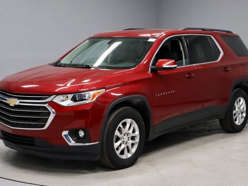 Used 2020 Chevrolet Traverse LT image 8
