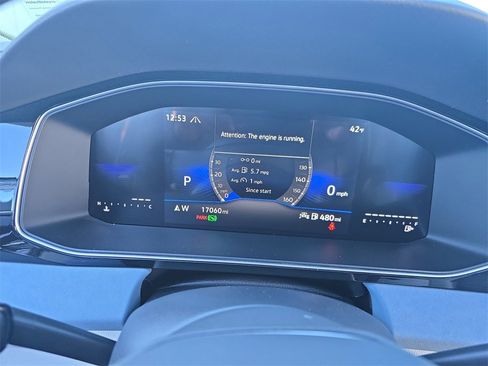 Certified 2025 Volkswagen Jetta SE image 10