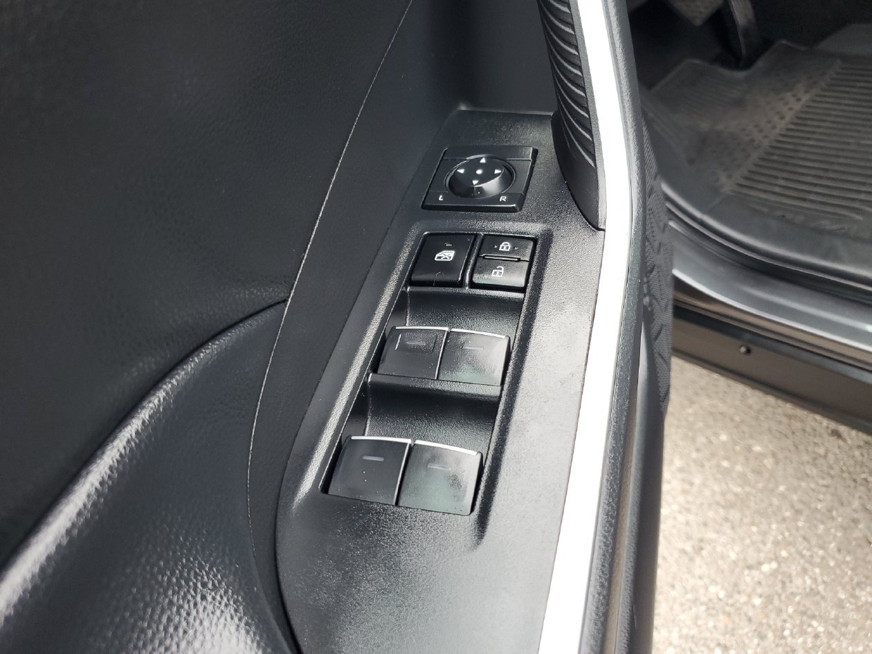 Used 2023 Toyota RAV4 SE w/ Convenience Package AWD/4WD image 18