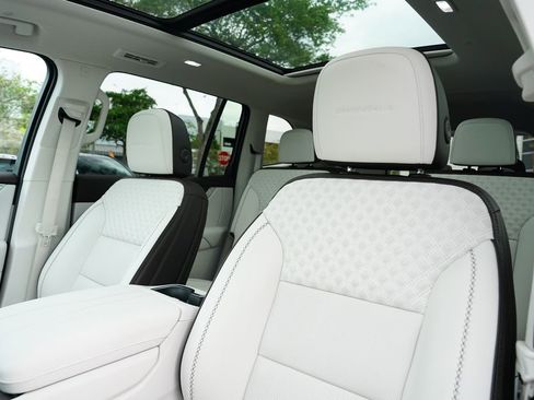 Used 2024 GMC Acadia Denali FWD image 19
