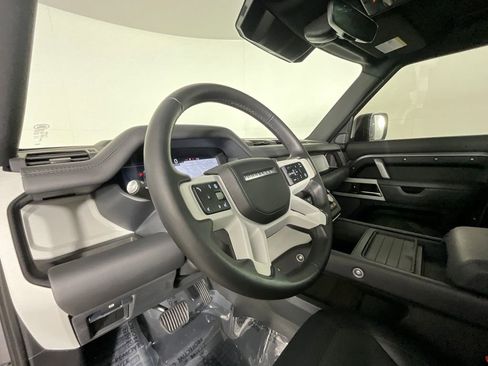 Certified 2024 Land Rover Defender 110 X-Dynamic SE AWD/4WD image 15