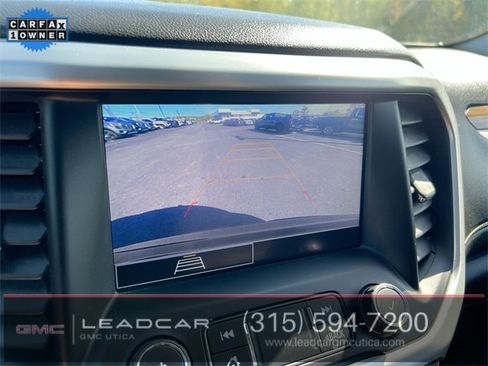 Used 2021 GMC Acadia SLE image 14