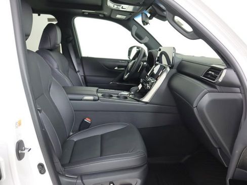 New 2026 Lexus LX 700h Luxury AWD/4WD image 13