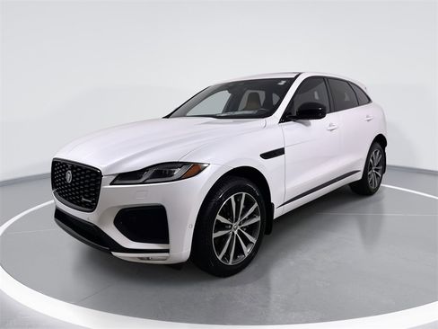Certified 2025 Jaguar F-PACE R-Dynamic S image 1