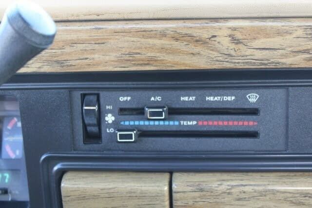 Used 1990 Jeep Grand Wagoneer AWD/4WD image 62