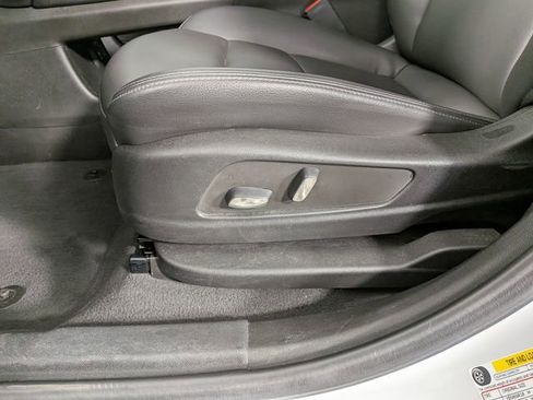 Certified 2023 Cadillac XT6 Luxury AWD/4WD image 16