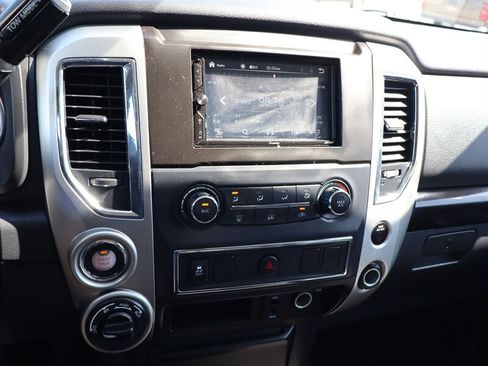 Used 2017 Nissan Titan SV AWD/4WD image 13
