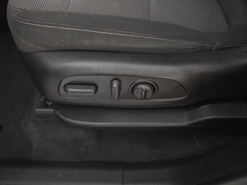 Used 2023 Chevrolet Traverse LT AWD/4WD image 18