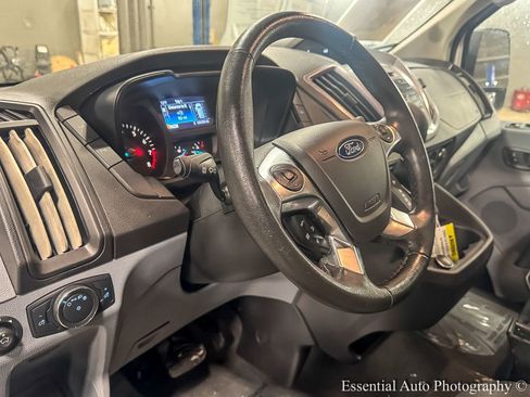 Used 2019 Ford Transit 150 XLT image 10