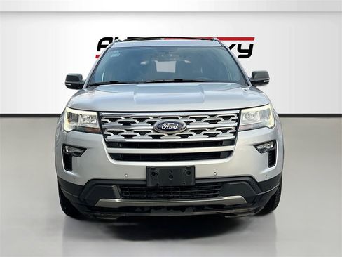 Used 2019 Ford Explorer XLT w/ Equipment Group 202A image 2