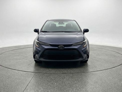 Used 2025 Toyota Corolla LE image 2