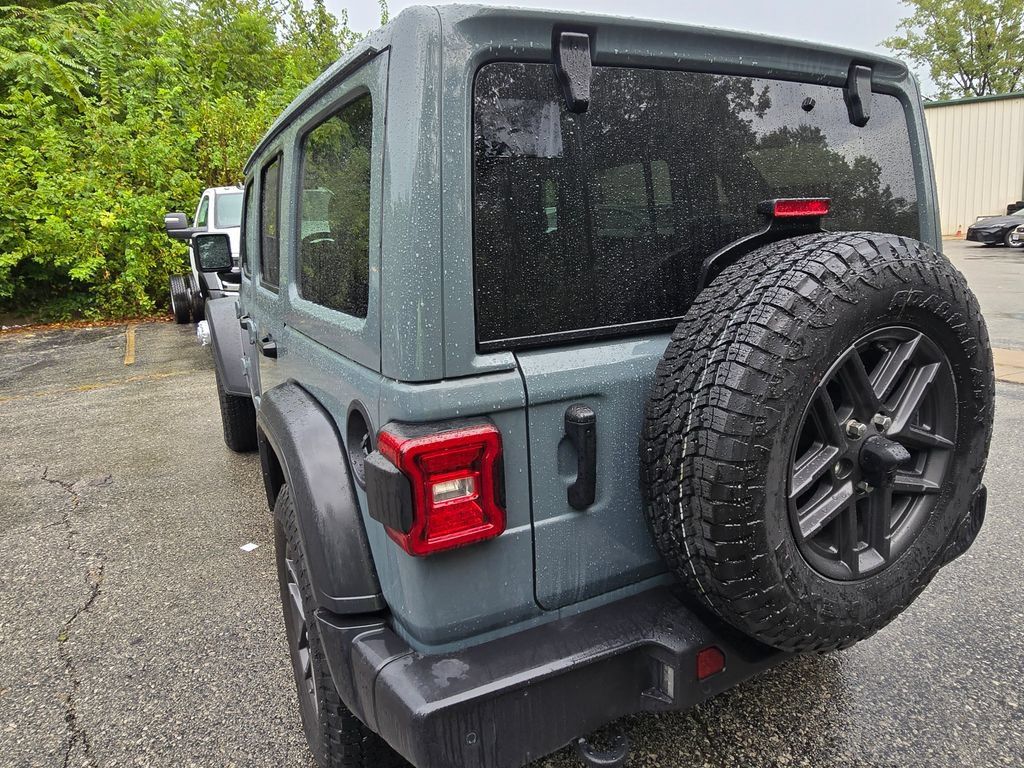 Used 2024 Jeep Wrangler Unlimited Sport AWD/4WD image 6