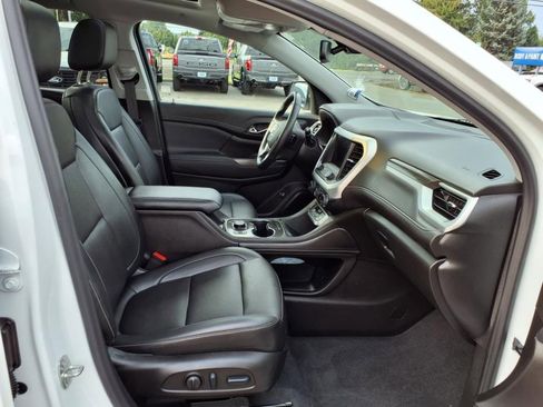 Used 2022 GMC Acadia SLT w/ Technology Package image 5