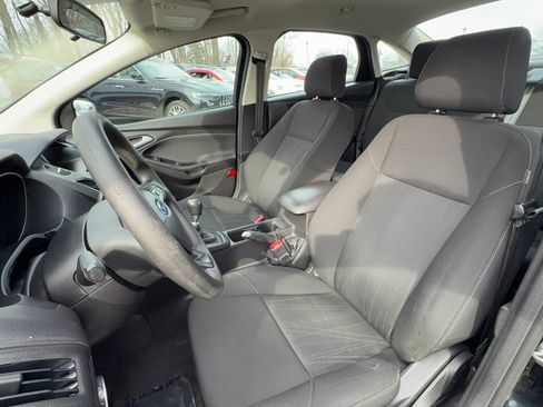 Used 2017 Ford Focus SE image 18