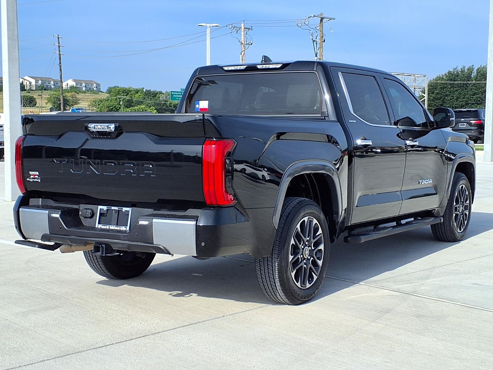 Used 2024 Toyota Tundra Limited w/ Power Package AWD/4WD image 9