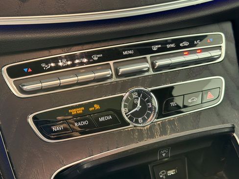 Used 2019 Mercedes-Benz E 300 image 18