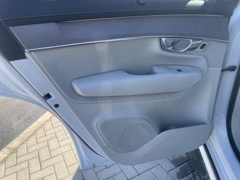 New 2026 Volvo XC90 T8 Ultra w/ Protection Package Premier image 11