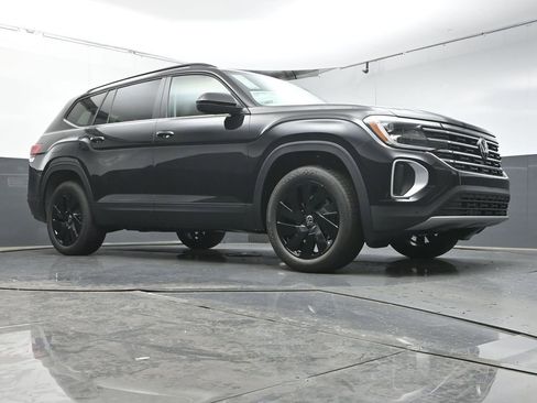 New 2026 Volkswagen Atlas SE FWD image 42