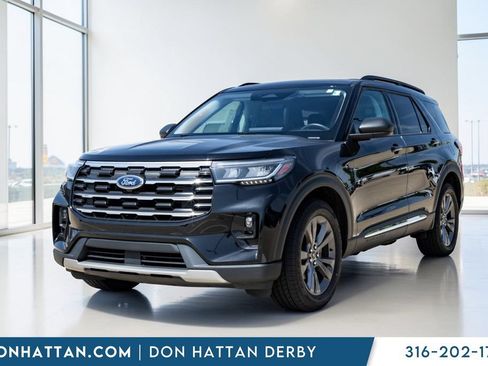 Used 2025 Ford Explorer Active w/ Active Comfort Package AWD/4WD image 19