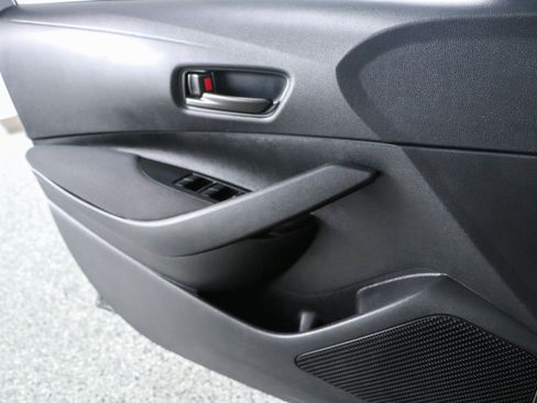 Used 2025 Toyota Corolla LE FWD image 21