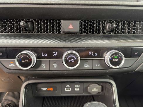 Used 2023 Honda CR-V EX image 17