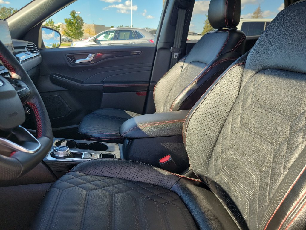 Certified 2023 Ford Escape ST-Line Elite w/ Premium Technology Package AWD/4WD image 20