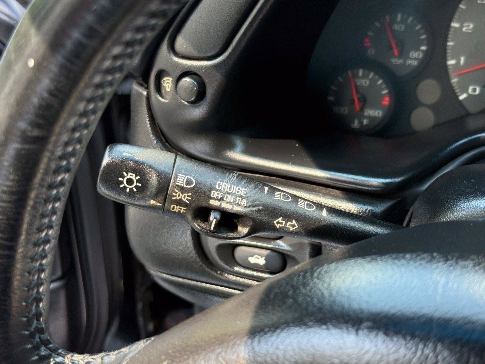 Used 1999 Chevrolet Corvette Convertible RWD image 27