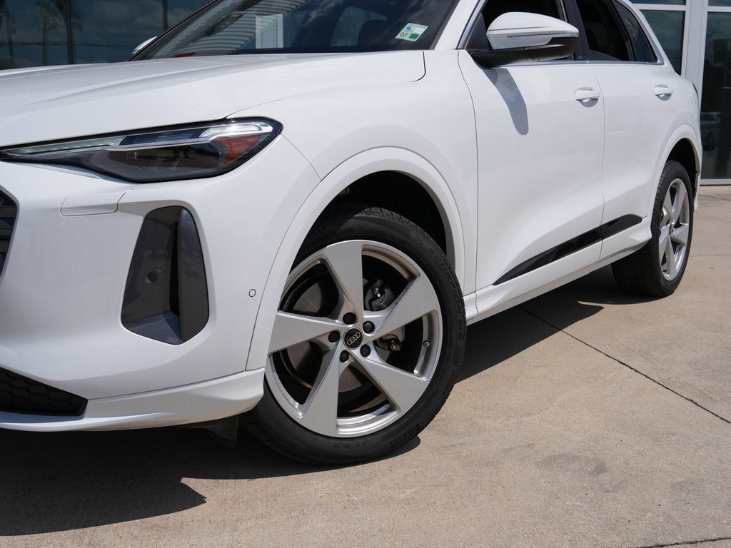 Used 2025 Audi Q5 Premium Plus w/ Premium Plus AWD/4WD image 9
