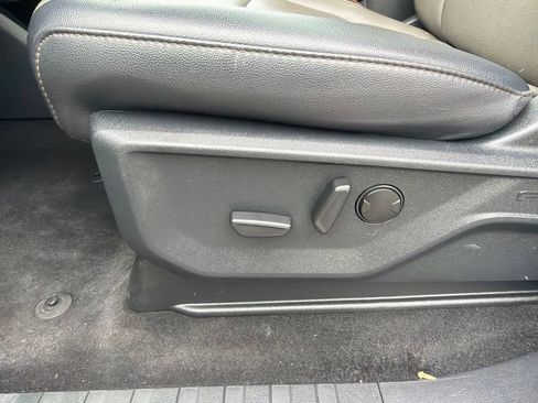 Used 2025 Ford F150 Lariat w/ Equipment Group 501A Mid AWD/4WD image 17