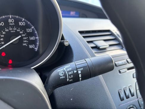 Used 2013 MAZDA MAZDA3 i SV image 20