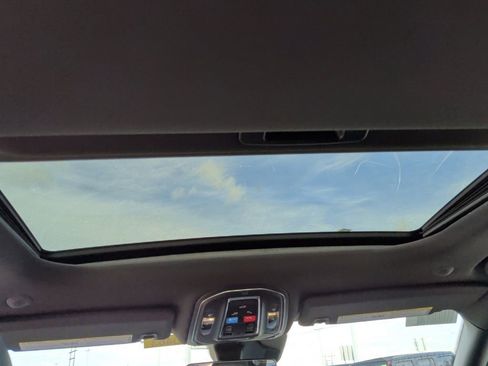 New 2025 Jeep Grand Cherokee Altitude image 21