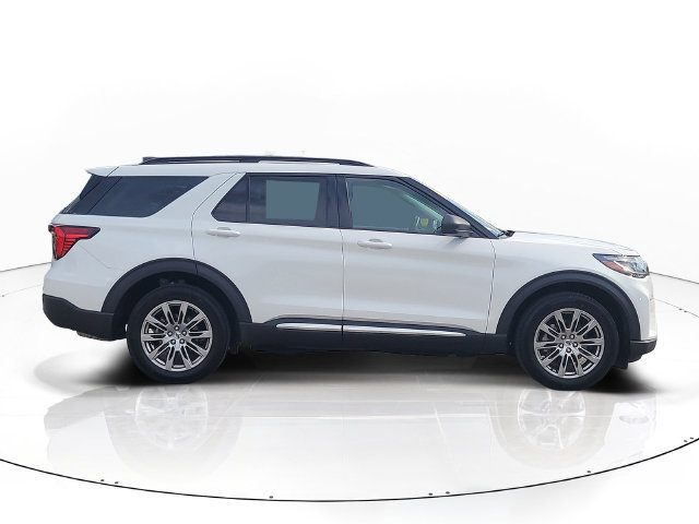 Used 2025 Ford Explorer Active w/ Active Comfort Package AWD/4WD image 4