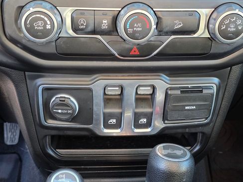 Used 2020 Jeep Wrangler Sport image 22