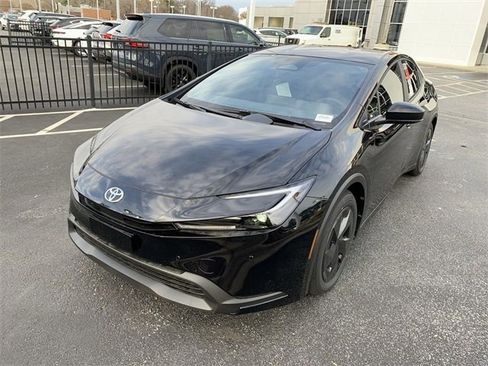 New 2026 Toyota Prius LE image 4