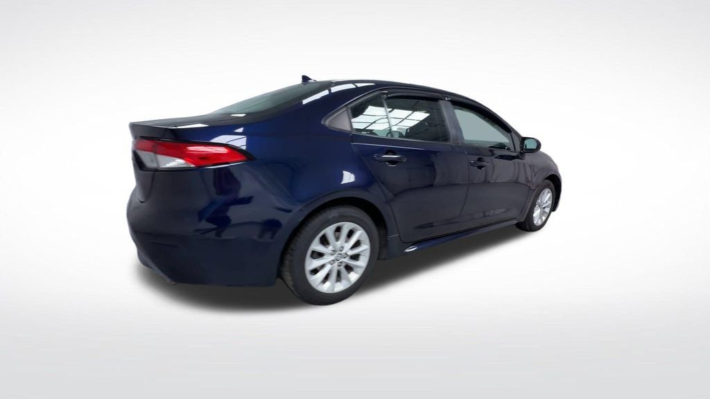 Used 2022 Toyota Corolla LE w/ LE Convenience Package FWD image 8