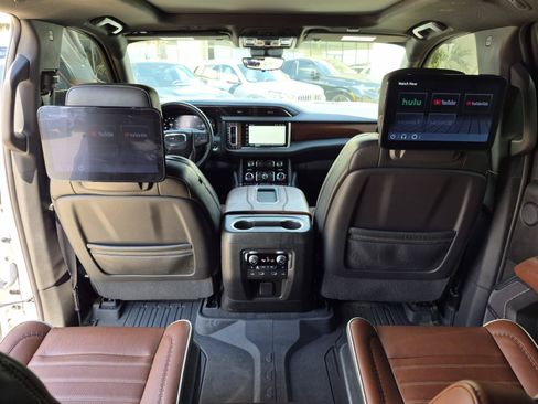 Used 2023 GMC Yukon Denali Ultimate AWD/4WD image 27
