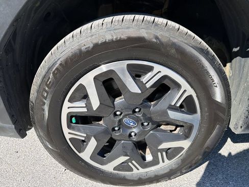 Certified 2025 Subaru Forester Premium AWD/4WD image 10