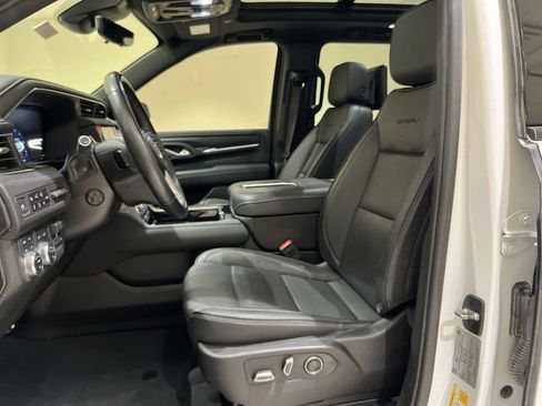 Used 2023 GMC Yukon XL Denali w/ Denali Reserve Package AWD/4WD image 19